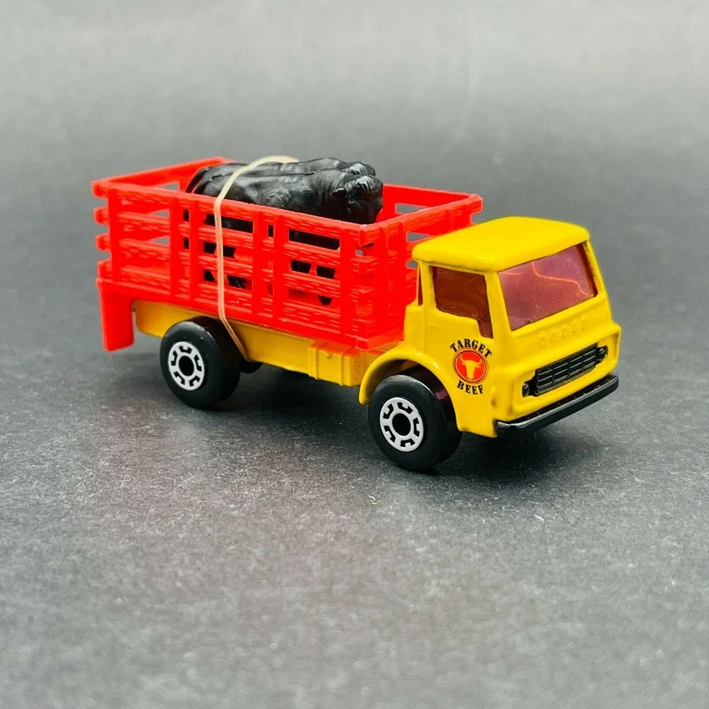 Matchbox Superfast Cattle Truck Hauler Yellow Target‎ Beef Diecast 1/64 Loose